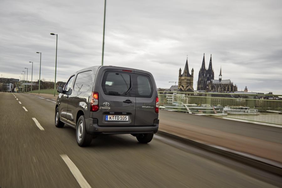  Toyota ProAce City Van 2019 года  (EU) (фото 38 из 53)